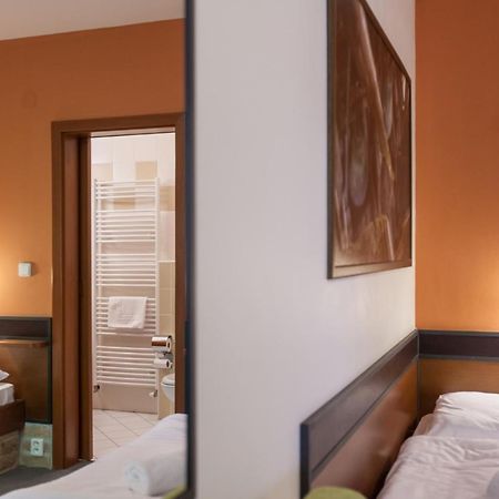 Kurdějov Hotel Vinar - Bed & Breakfast מראה חיצוני תמונה