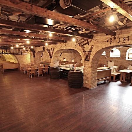 Kurdějov Hotel Vinar - Bed & Breakfast מראה חיצוני תמונה