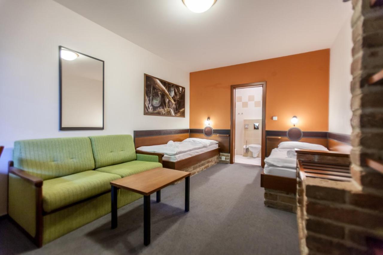 Kurdějov Hotel Vinar - Bed & Breakfast מראה חיצוני תמונה