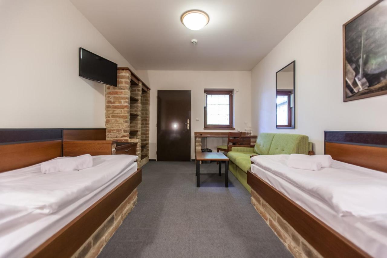 Kurdějov Hotel Vinar - Bed & Breakfast מראה חיצוני תמונה